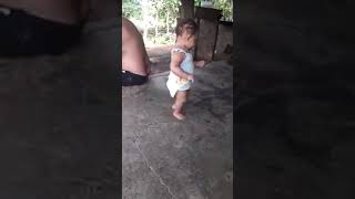 කොහොමඳ මේ පොඩි එකාගේ නැටුම. Beautiful dance by a  baby girl