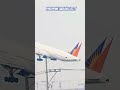 philippine airlines boeing 777 300er departs manila