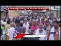 తిరుమలలో కొనసాగుతున్న భక్తుల రద్దీ devotees rush continue at tirumala temple v6 news