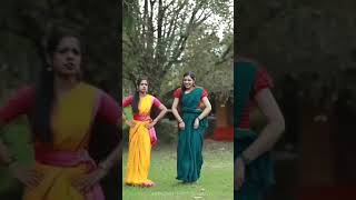 இரண்டு பெண் மயில் அழகாக ஆடுது பாருங்க💃#trending #viral #dance#leo#shortsfeed#thalapathyvijay#shorts