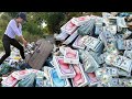 Lucky!💸 i found iPhone 15 series and lots of money in a big bag by the roadside - Restore iPhone 12