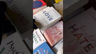 Sunday Book Bazar Mahila Haat Delhi Gate - Novel in just ₹50 #books #novel