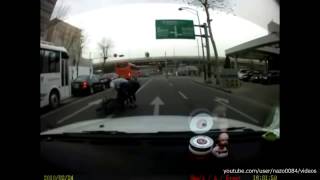 危険な二人乗りバイクが目の前で転倒　Car Crash  HD