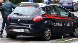 Bari, tenta di stuprare una 19enne in una strada buia: fermato