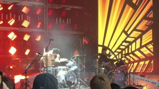 Panic! At the Disco - Brendon Urie & Dan Pawlovich Drum Battle (Live Kansas City)