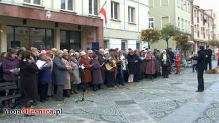 11.11.2009 Oleśniczanie śpiewają pieśni niepodległości