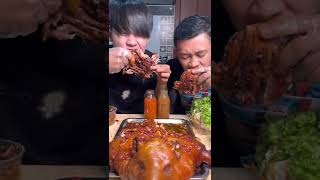 EATING SPICY ROASTED PORK BELLY | ជ្រូកកណ្តុលអាំង ( ស្រុកស្រែ )