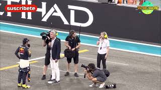 Max Verstappen es abucheado Y Aplauden a checo perez Gran Premio de F1 Abu Dhabi