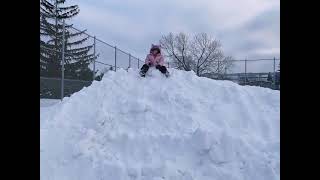 爬雪山上