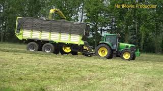 Gras hakselen met John Deere's en Kaweco silagewagens door Loonbedrijf Jan Rauw uit Achterberg