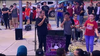 Suara paling unik.boleh meleleh airmata,rugi kalau tak dengar diredeem buskers(ehsan mrzoroaniki )