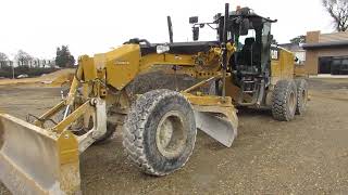 Niveleuse Caterpillar 12M2 Cat Travaux La Pointe Le Mans zone commerciale