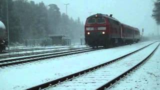 218 426 schleppt VT 628 nach Mühldorf durch Gendorf am 7. 2. 2013