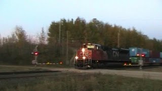 CN Train Spotting: CN 8920 \u0026 DPU 2318 Leads CN 103 Westbound Fly'n At 85km/h 9/10 9/27/12