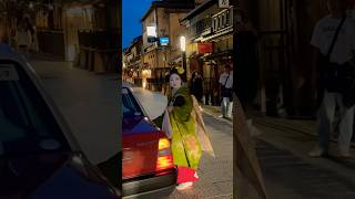 舞妓さんめっちゃきれい 🌸そしてタクシーに乗ります 🥰Kyoto Gion japan 4k