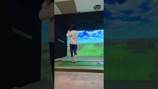 빨리 봄이 와서 툭툭 치는게 되는지 알고 싶다 #golf #shorts #골프