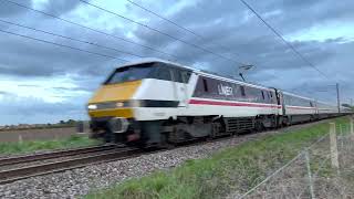 LNER Intercity 225, Azuma at full speed through Cromwell, Nottinghamshire