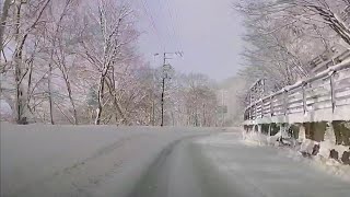 国道17号 三国峠② 雪❄で滑りやすいので慎重にね 2024年12月28日 朝