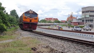 ยาวจนเก็บไม่หมด GEA 4560 ขบวนรถปูนซีเมนต์+คอนเทนเนอร์เข้าโค้งบ้านโป่ง freight train 721(cement tank)