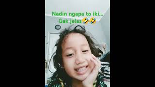 si nadin gabut,,,