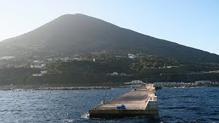 海界の村を歩く 太平洋 利島（東京都）