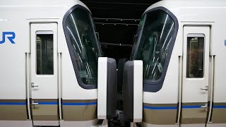 JR西日本　大阪環状線323系大阪京橋方面行　関空紀州路快速225系5000番台＋223系2500番台関西空港・和歌山行　大和路快速221系奈良行　西九条駅　2020/3