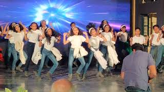 Mission Mangal School group dance