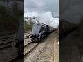 60007 ‘Sir Nigel Gresley’ passes though Tamworth at speed with much whistling!!