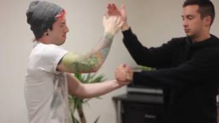 Twenty One Pilots Handshake SLOW DOWN (25fps) Tutorial!