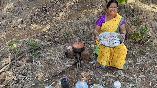 आईच्या हातचा चुलीवरचा काळ पापलेट फ्राय 😍 आणि सौंदाळा माशांचं कालवण 🥰