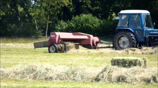 Baling with New Holland Super Hay-liner 268