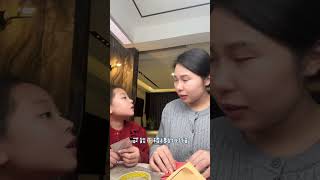 在学校被同学了，是先告诉老师还是打回去？亲子教育 孩子教育 孩子在学校被欺负了怎么办