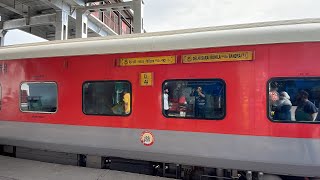 12215 Delhi to Mumbai Garib Rath Express Brand New LHB coaches inside view