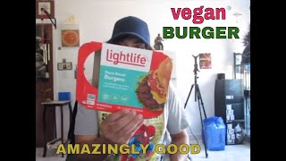 LIGHTLIFE BURGERS -I TASTE AND REVIEW THE PLANT BASED BURGER!