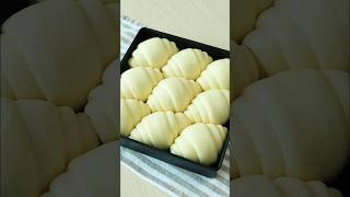 Without a kneader! super fluffy and moist milk roll bread recipe