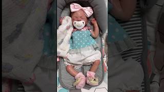 Troquinha rápida da bebê reborn  de silicone Beatriz num dia de muito calor #diariodeamorreborn