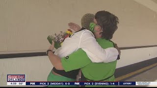 Publix cashier pays for woman's groceries