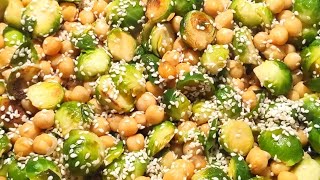 Extremely tasty chickpeas with Brussels sprouts