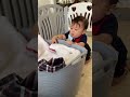 あ、洗濯物はここですか！help folding laundry shorts baby 赤ちゃん 育児 生後7ヵ月