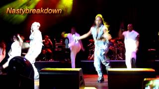 TLC - Ain't Too Proud To Beg \u0026 What About Your Friends (H.O.B.  Atlantic City 7-12-14)