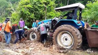 รถไถคูโบต้า Tractor KUBOTA รถไถนิวฮอลแลนด์ Ford Newholland แฉะขนาดนี้ติดหล่มจมโคลน 2 คันเลยครับ