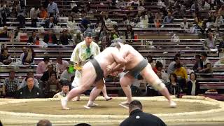 Nionoumi (1-0) - Nishikifuji (0-1) , Sumo : Natsubasho '18