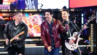 Jonas Brothers - Dreams (The Cranberries) | 123124 Rockin’ NYE [4K]