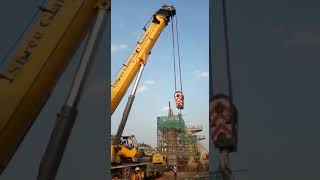 counter weight self loading on 300 ton crane