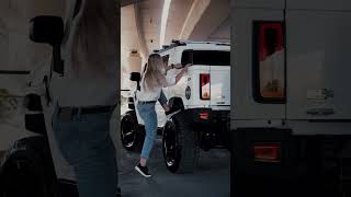 Безумный Hummer H2, красивая девушка и RedBull #hummer #h2  #girl #girls #cargirl