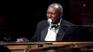 Freddy Cole performs \