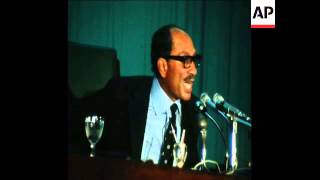 SYND 29 9 75 SADAT AT ARAB SOCIALIST UNION MAKING A SPEECH