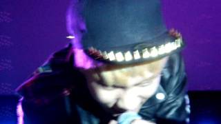 Key closeup - Tik Tok [FANCAM 111103 Shinee in London]