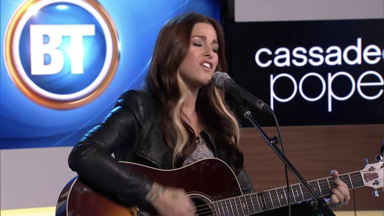 Country Singer Cassadee Pope Performs 'Wasting All These Tears' - YouTube