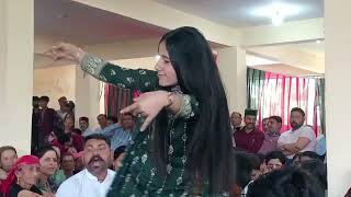 Banour shadi me choti behn ne lagai jabardast sirmouri mehfil naati#pahadi_dance #sirmouri_dance